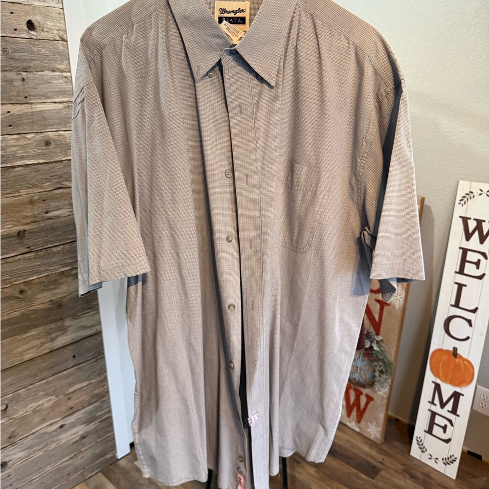 Wrangler Men's Casual Gray Button Down Shirt